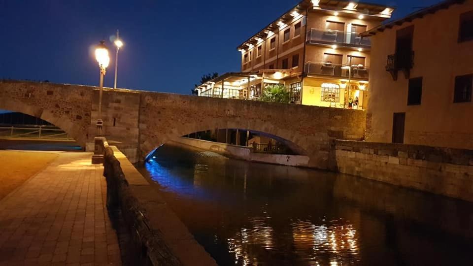 Hostal Don Suero De Quinones Hospital de Órbigo エクステリア 写真