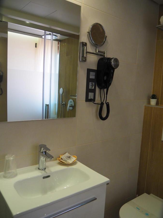 Hostal Don Suero De Quinones Hospital de Órbigo エクステリア 写真