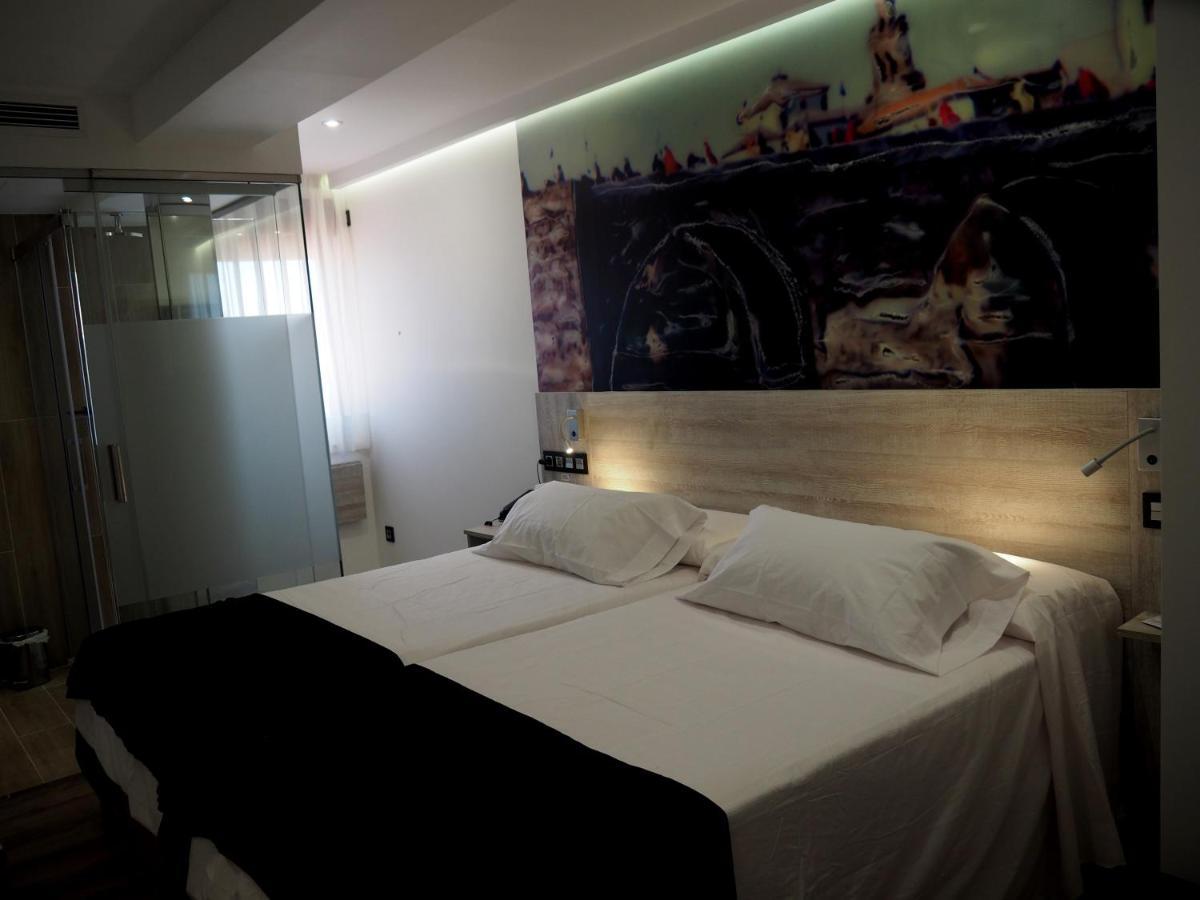 Hostal Don Suero De Quinones Hospital de Órbigo エクステリア 写真