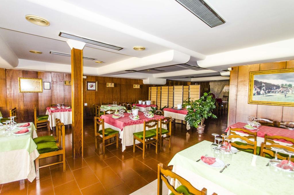 Hostal Don Suero De Quinones Hospital de Órbigo エクステリア 写真