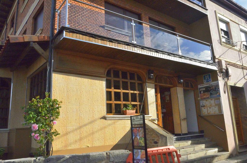 Hostal Don Suero De Quinones Hospital de Órbigo エクステリア 写真